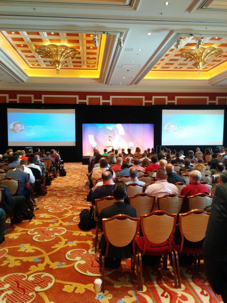 ijszabo: #MagentoImagine started http://t.co/n66NcCysuS