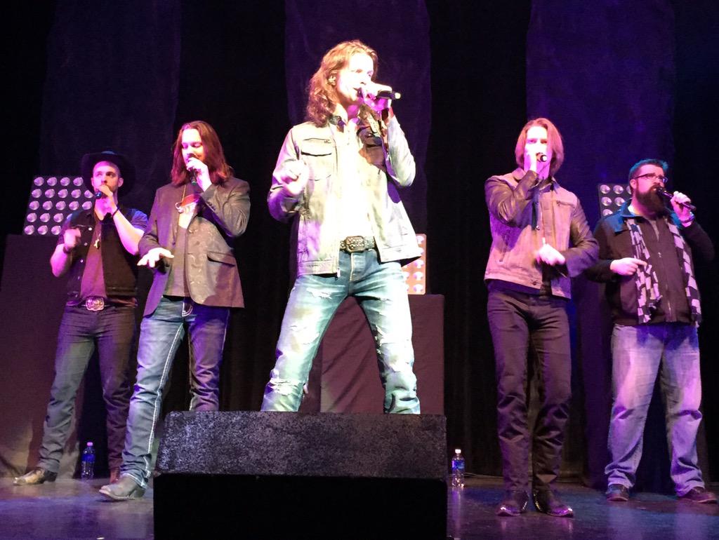 EDennison's tweet image. @FoustBrow #springtourtour @groupshot