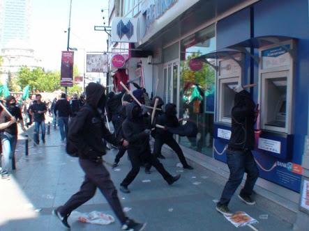 justnessxx's tweet photo. Bir (!)Ak trol
Vatana ihanet etmez
Sokakları yakıp yıkmaz
İdeolojisinden sapıp cemaat veya pkk uşaklığı yapmaz..! http://t.co/l2Yzjc2RTW