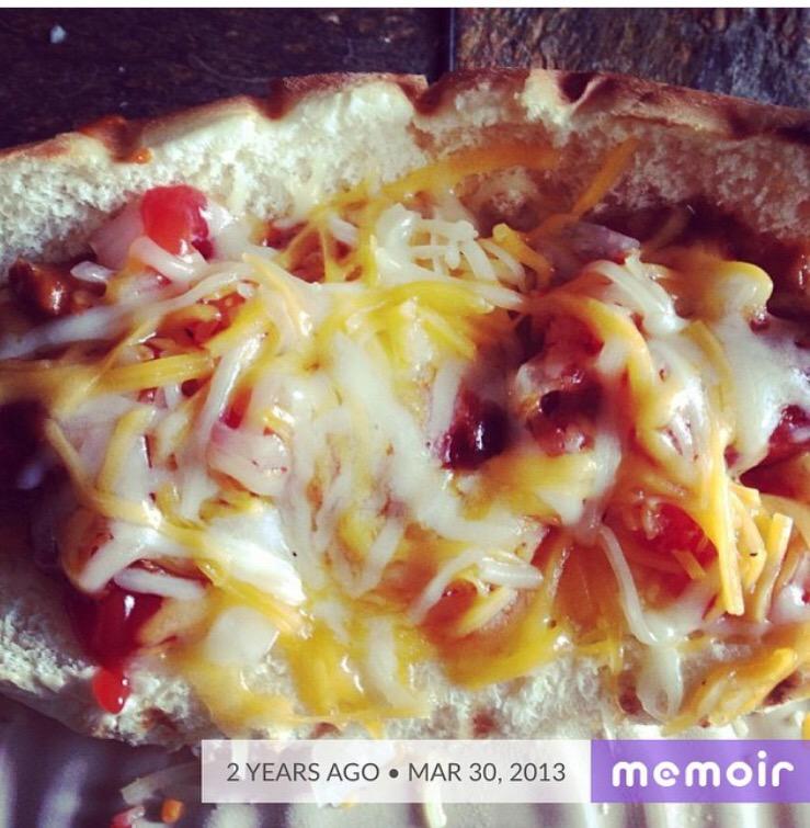 The 2nd winner of our #InsideMyMemoir contest wins with this tasty chili cheese dog. #HotDogDiet #Whats4lunch