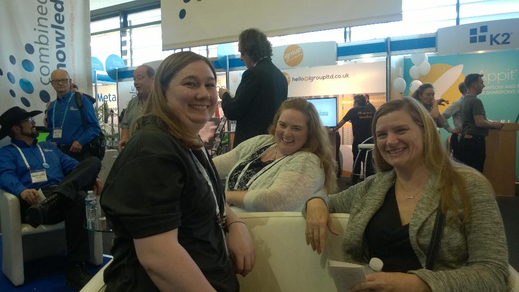 WonderLaura's tweet image. Having a great time at #EvoConf with @catpaint1 @jennifermason @LoriGowin