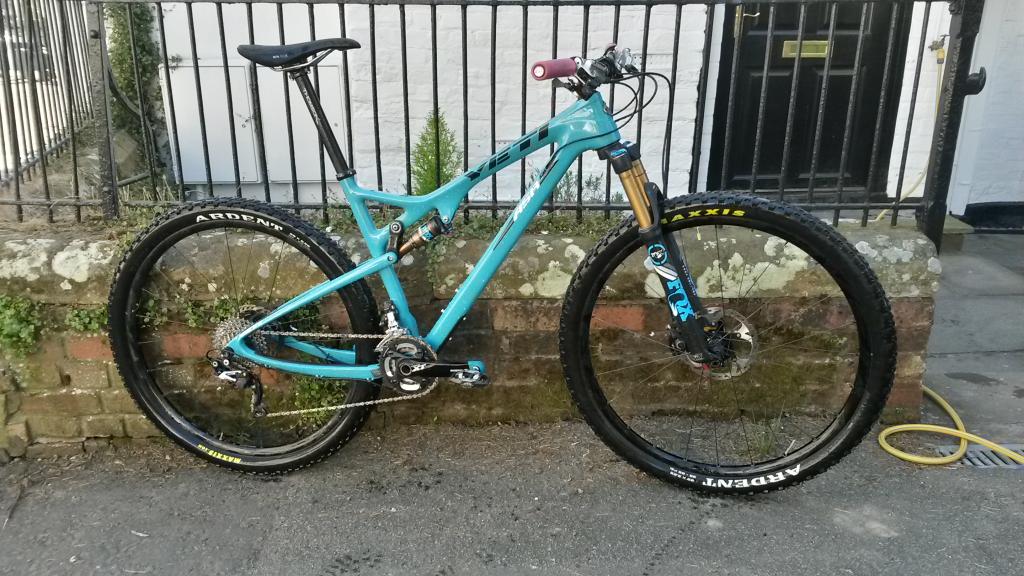 PlushHillCycles's tweet photo. All clean and ready to roll again #yetitribe #riderdriven #asrc #demobike http://t.co/E0cygTJ56m
