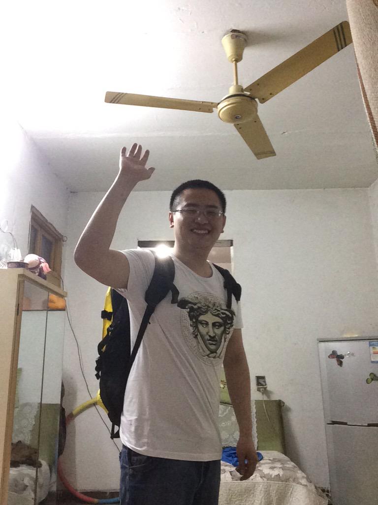 JamesCageWhite's tweet photo. Any girl wants to travel with me? http://t.co/qbvrSme1H0