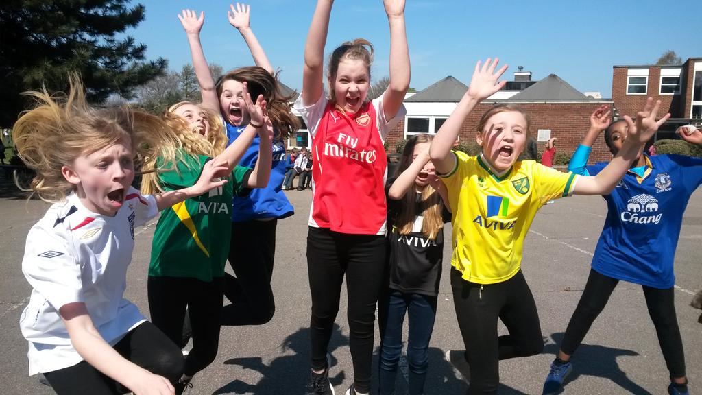 FalconJuniorSch's tweet photo. Nice to see lots of football shirts on show today for Bowel Cancer Awareness  month http://t.co/eYNfYjpZ7H