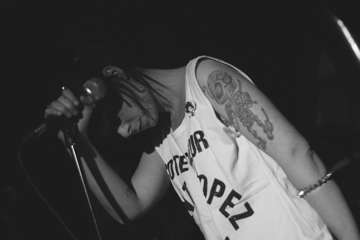 RTezla's tweet photo. Fotos de pura vida. junto a The Dingbats y GKSCAMP en Oviedo. Grax a @srtasriracha por montar.
http://t.co/A5PtoiC5C0 http://t.co/Htw45DmR4s