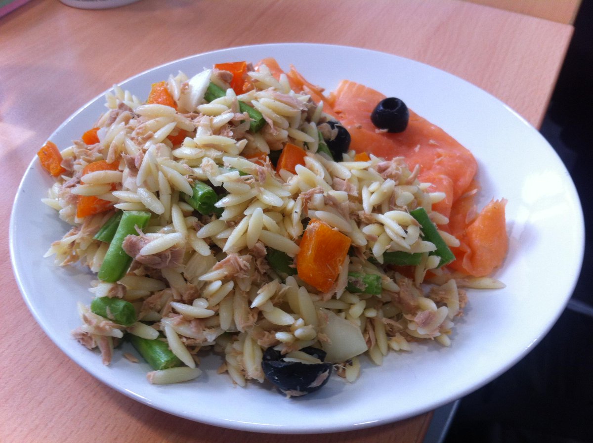 whatnowjames's tweet photo. Today's lunch... salmon and orzo pasta salad. Fresh http://t.co/YdHiam3mz9
