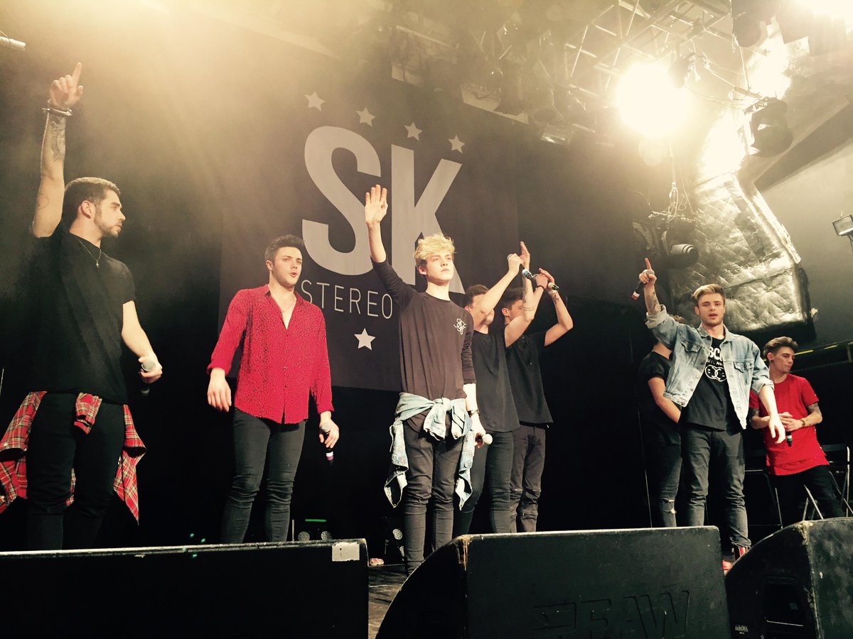 sugarscape's tweet photo. GIG REVIEW: @StereoKicks hit London's O2 Academy Islington 👬👬👬👬 http://t.co/XvriE0o41M http://t.co/pDme1mxHNB