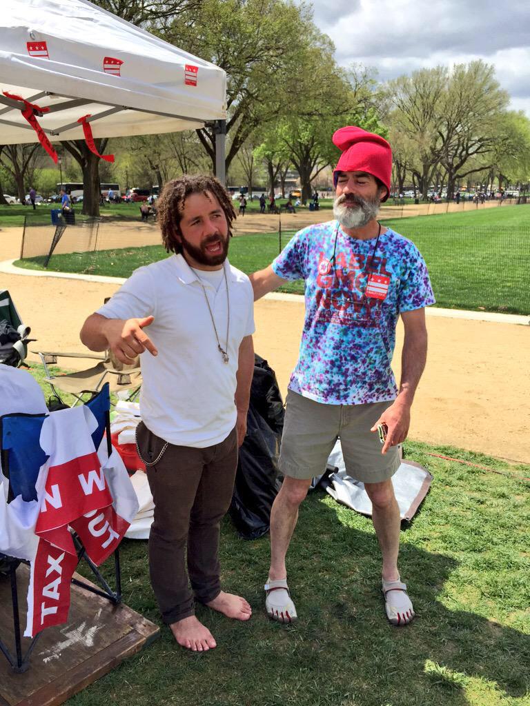 DreadyUSCG's tweet photo. Happy 4/20 to the brave DC Marijuana Campaign protesters on the 3rd Street lawn of the US Capitol! #respectdc http://t.co/pGY1Ckio1A