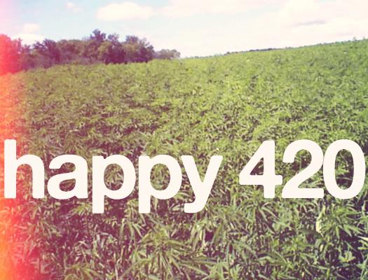 cannabenoid's tweet photo. Happy holidaze friends! #420 #fourtwenty #Legalize2016 #ShowMeCannabis #Annote http://t.co/iplRKTxGq7
