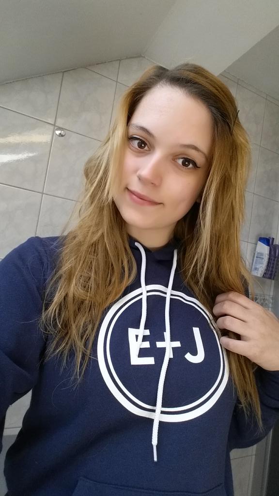 YuzuInTheSky's tweet photo. Look what came in the mail today!! :D
It's so soft, I really love it 😻 #ellieandjared #e+j #reallysoft #LoveIt http://t.co/EA8rDDLT77