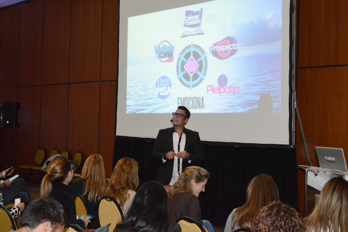 revistacupula's tweet photo. @LuisCones "No Vendas haz que te Compren" #MasterCoaching2015 @ConesGroup @ExploCreativa @Global_Eventos http://t.co/80hvA6DdTf