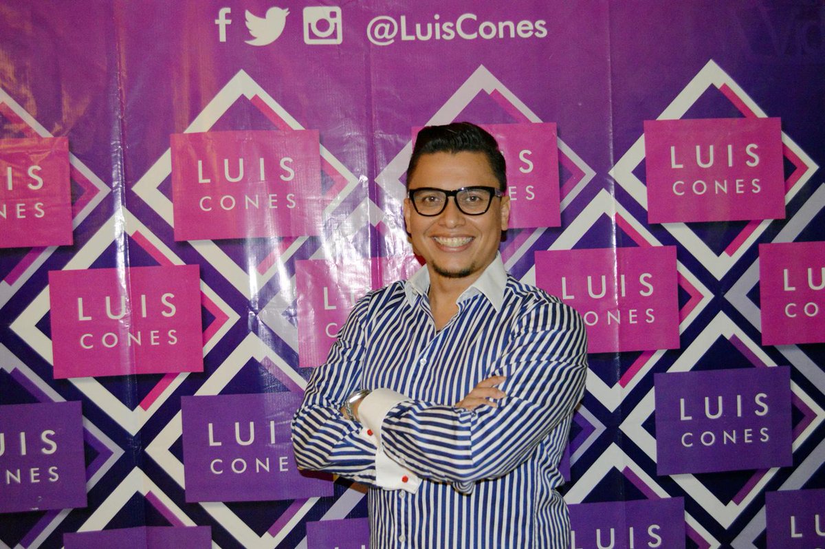 revistacupula's tweet photo. @LuisCones "No Vendas haz que te Compren" #MasterCoaching2015 @ConesGroup @ExploCreativa @Global_Eventos http://t.co/80hvA6DdTf