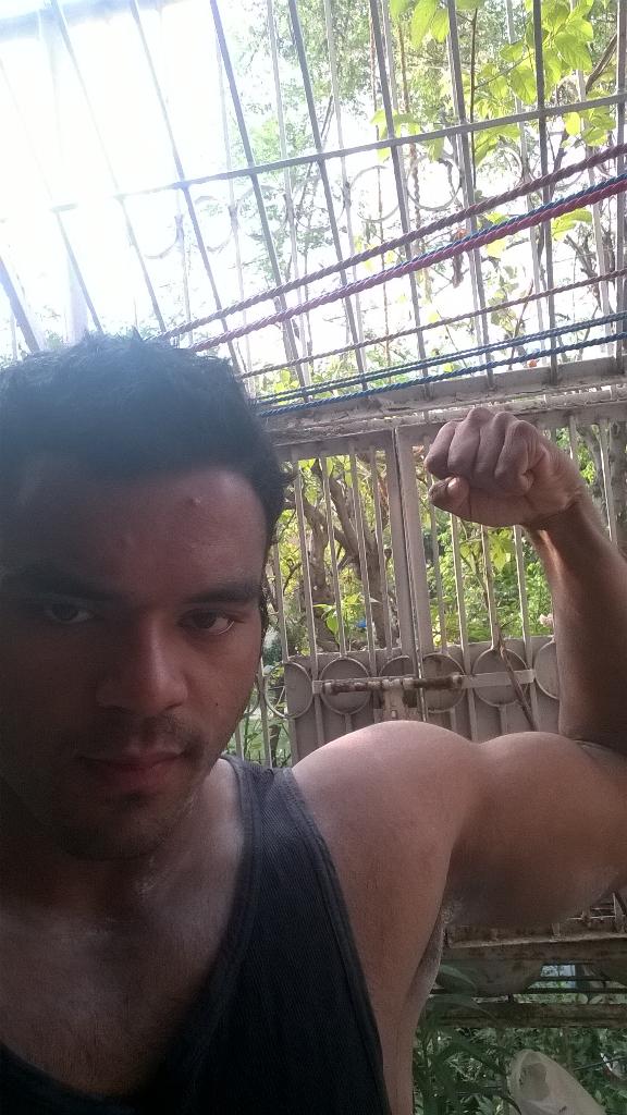 funkdude99's tweet photo. Quadzilla..😍...nd yeah I don't smile much...🙈...keep Pumping and keep Growing 👊 http://t.co/AbGgxx9dqY