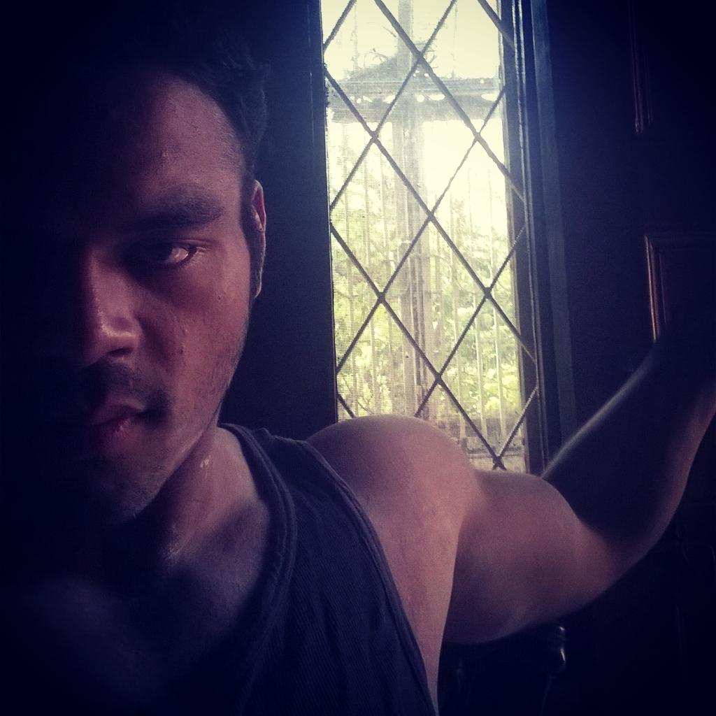 funkdude99's tweet photo. Quadzilla..😍...nd yeah I don't smile much...🙈...keep Pumping and keep Growing 👊 http://t.co/AbGgxx9dqY