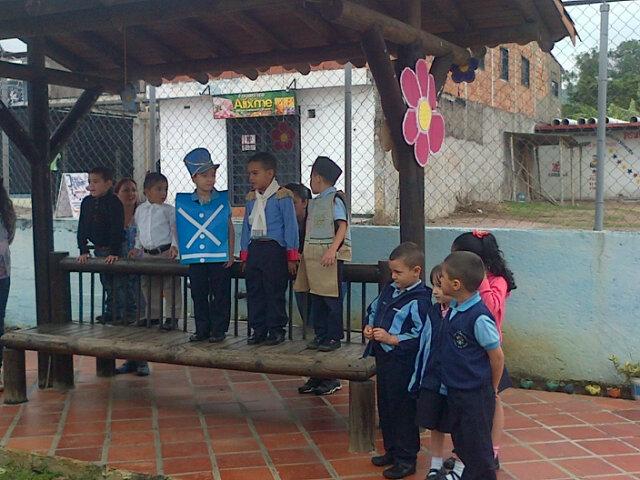 DeliaMagalyMeza's tweet photo. Dramatización 19 de abril. CEI La Cordereña.@apoyoeduGBTDE @gallocantaclaro @DireducacionGBT . Educamos para la paz http://t.co/saEKOukw1g