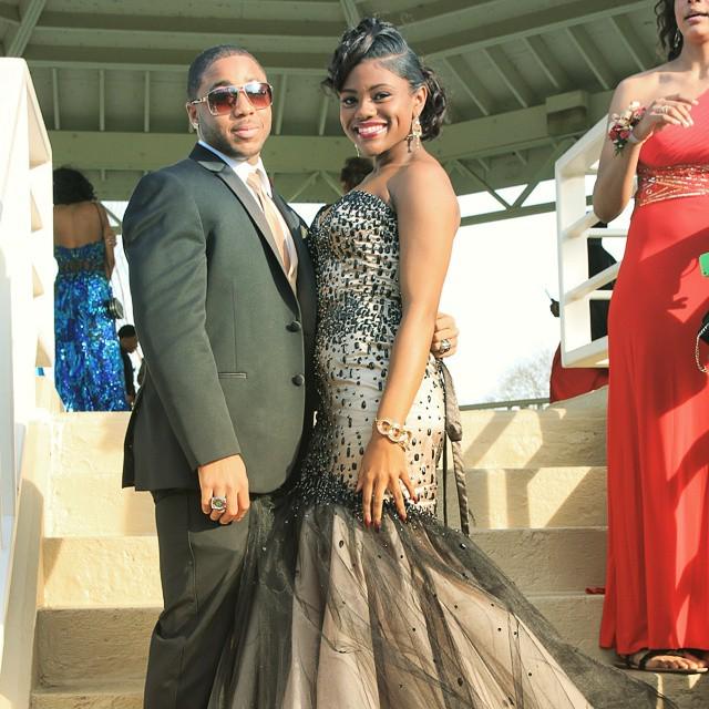 aByrdseyephoto's tweet photo. Ms. Telaya and her date at prom this weekend. Such a doll! #abyrdseyephoto #senior @telaya_ #classicallybeautiful http://t.co/RwMmfsyZXr