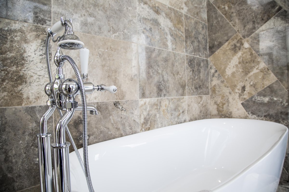 Top tips on how to clean taps! housebeautiful.co.uk/daily-tips/tap…