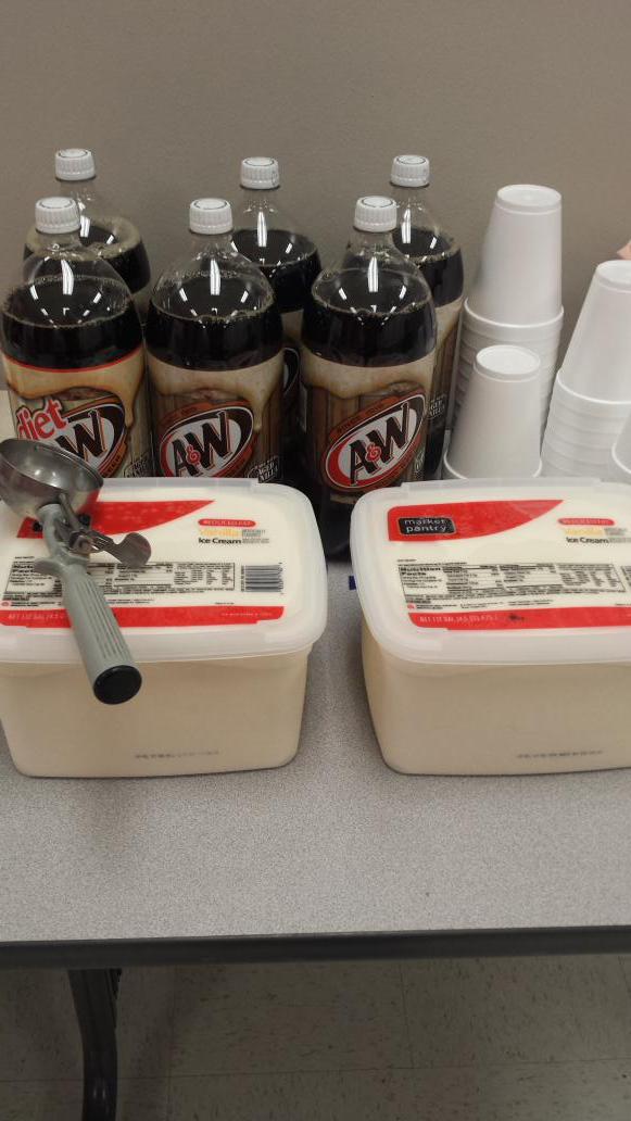 joeAPmaster's tweet photo. T-1812 20 day safety challenge driving safety culture root beer float day!! @ConnieDrog @AdamFroeber @crowderabby1 http://t.co/PdfWVHbikC