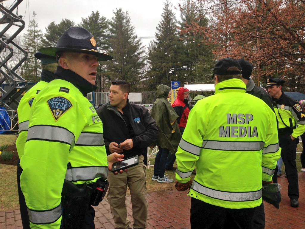 AndreaWBZ's tweet image. Finally got to meet Dave Procopio &amp;amp; @DustinGFitch from @MassStatePolice. #BostonMarathon #insidecat #assignmenteditor