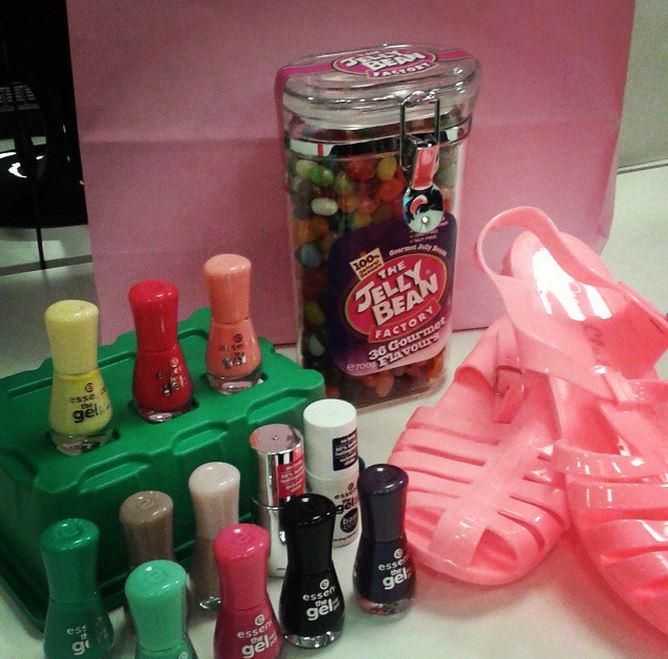 ShemazingIE's tweet image. Win these new #Essence gel polishes &amp;amp; summer goodies! To enter simply RT and follow us on IG shmz.me/87t