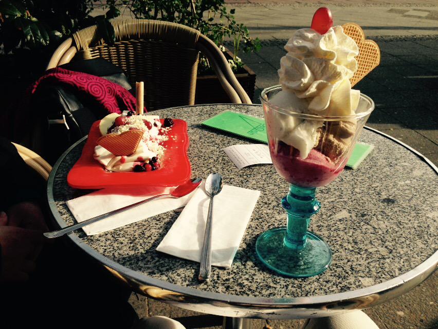 kaempferhz's tweet photo. #Eis für Kaempferherz! Was sonst bei dem #Wetter? http://t.co/jd35noaSMj