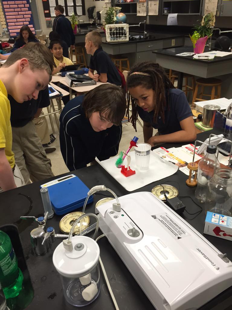 chris_m_odom's tweet photo. Inquiry at its best in @millarscience's classroom today. #irockrh @STMSWildcats http://t.co/fzlFj136Lk