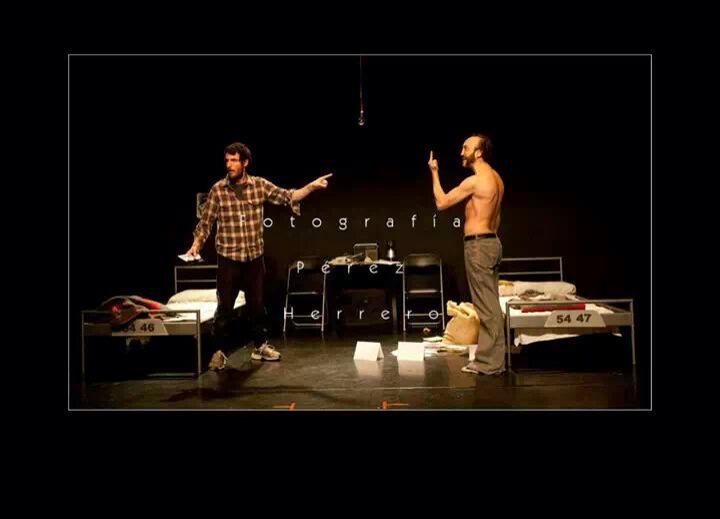 KarlosAurreko's tweet photo. ÚLTIMAS FUNCIONES 
#PrisioneroEnMayo 
Miércoles 22 y 29 de abril en el @teatrolara 
¡Casi 300 espectadores en 3 días! http://t.co/d9zrmQZfQm