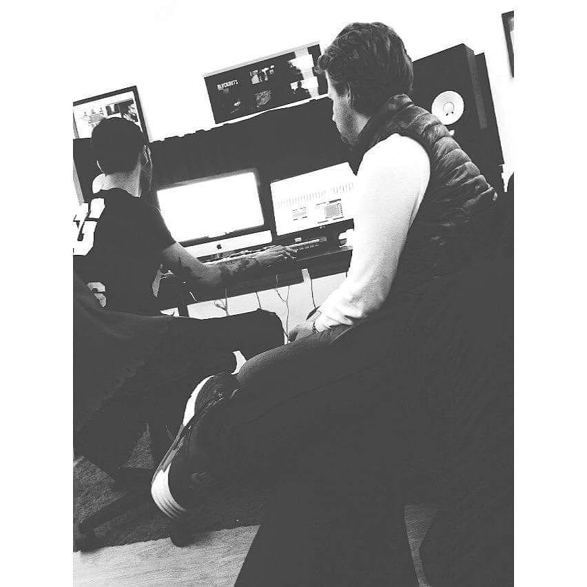official_joule's tweet photo. Studio! @joeymassa  @cailerx http://t.co/SwXXokYaKw
