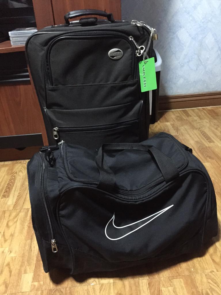teejsosa's tweet photo. First time I actually packed my own things. 👍🏼😂 #GrowingUp #Multiply2015 #ReadyForCamp http://t.co/RXyeopp7ie