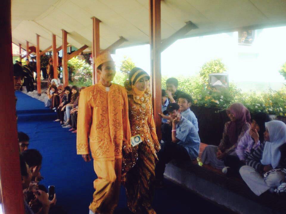 _kopisusu_'s tweet photo. Selamat malam mimin kece @SmandaMania numpang ikut share nih foto Juara Kartini Kartono 2012 👌 semoga menang 😁😁 http://t.co/Raw8mpJWgm