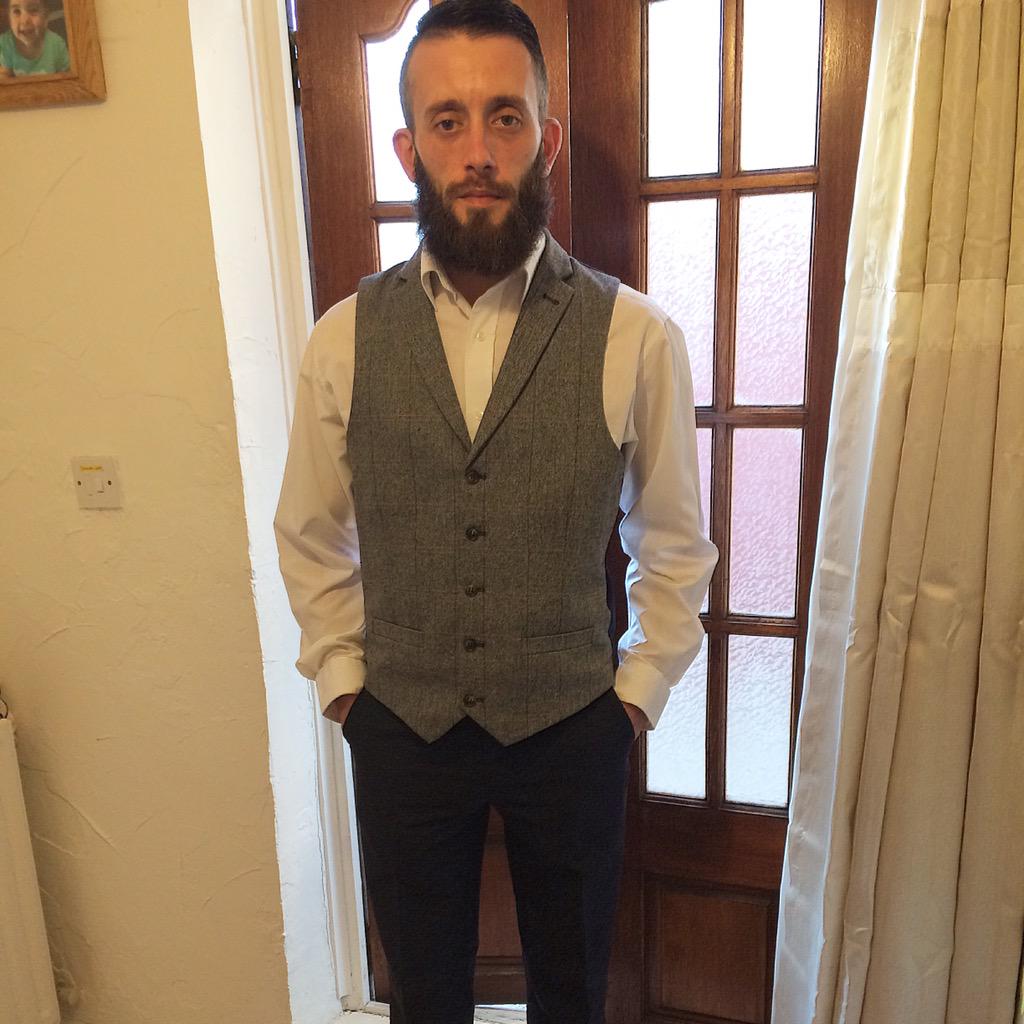 grizzlybeard3's tweet photo. My weekend get up #beard #bearded #dapperasfuck #beardoil #outout #beardedgent http://t.co/qCKXwFkM8v