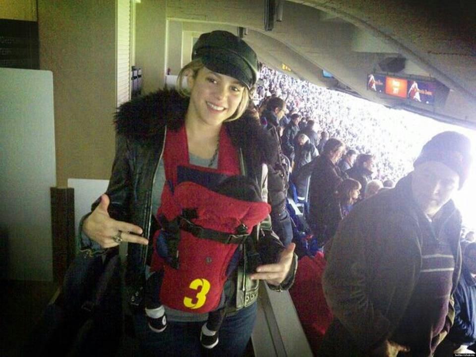dacilpr28's tweet photo. Shak pique y Milán en otras ocasiones en el camp nou #familiapiquemebarak http://t.co/gwpXYyjEpT