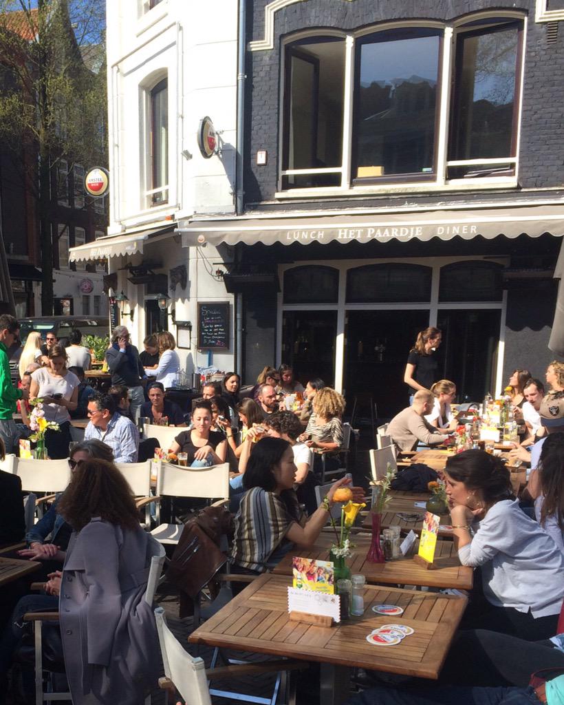 GvanderGarde's tweet image. Wanted to get a drink, but all seats are taken. Story of my life....