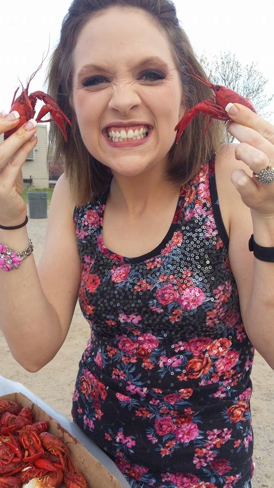 MidtownerVillge's tweet photo. #Sikeston local #LinseySmith went to the #CrawfishBoil at the #rodeo this weekend and enjoyed every bite! Did you go? http://t.co/arFbpe0geI