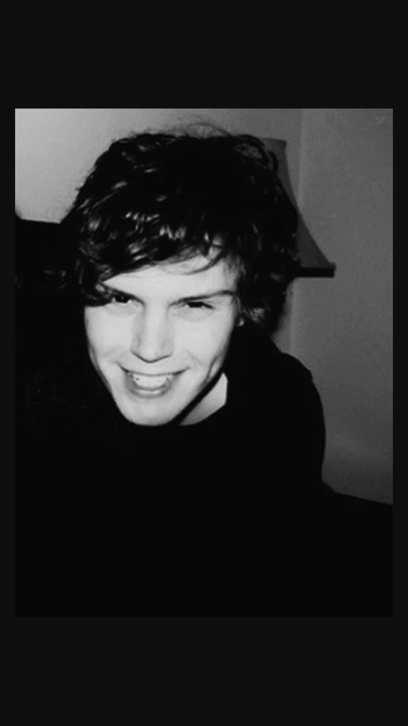 evan peters  (@caitlynpeters91) on Twitter photo 