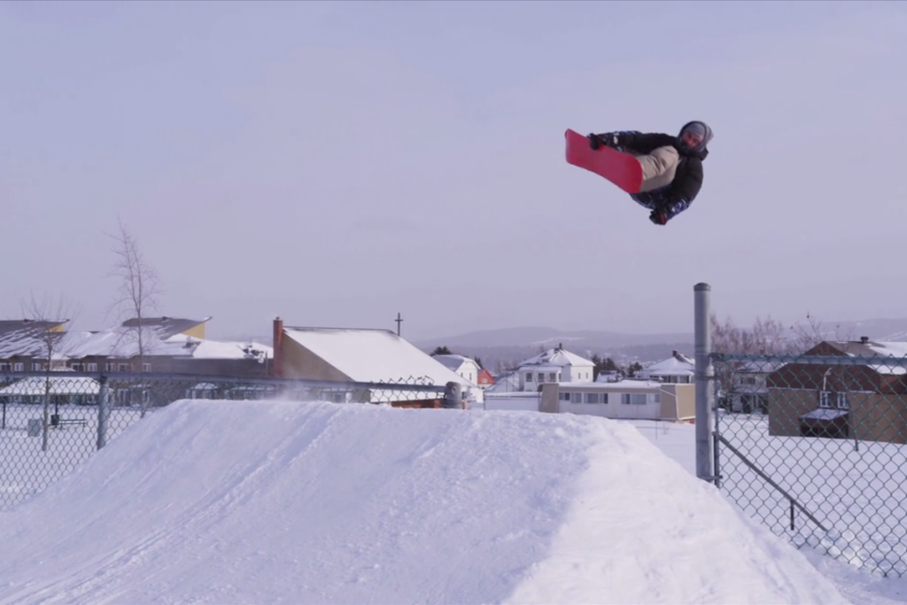 RedBullFrance's tweet photo. .@SebToots est l'un des meilleurs riders de #snowboard #street au monde. La preuve en vidéo ! http://t.co/mWjR0yTTn5 http://t.co/ONMtovGMpD