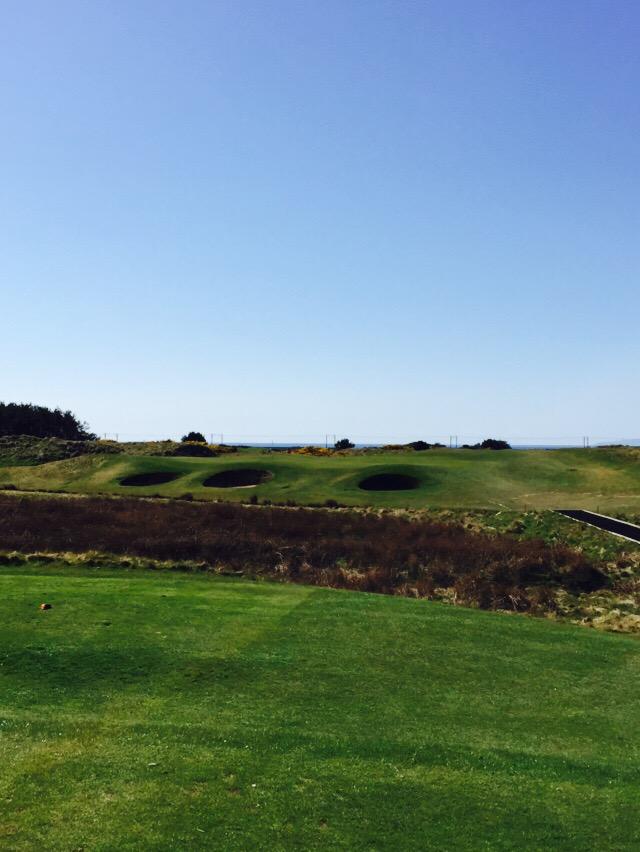 NeilFenwickgolf's tweet photo. Great day @DundonaldLinks with @ChrisCurrieGolf course in superb condition a joy to play. #sunshine #birdies http://t.co/3z6HK9Z06A