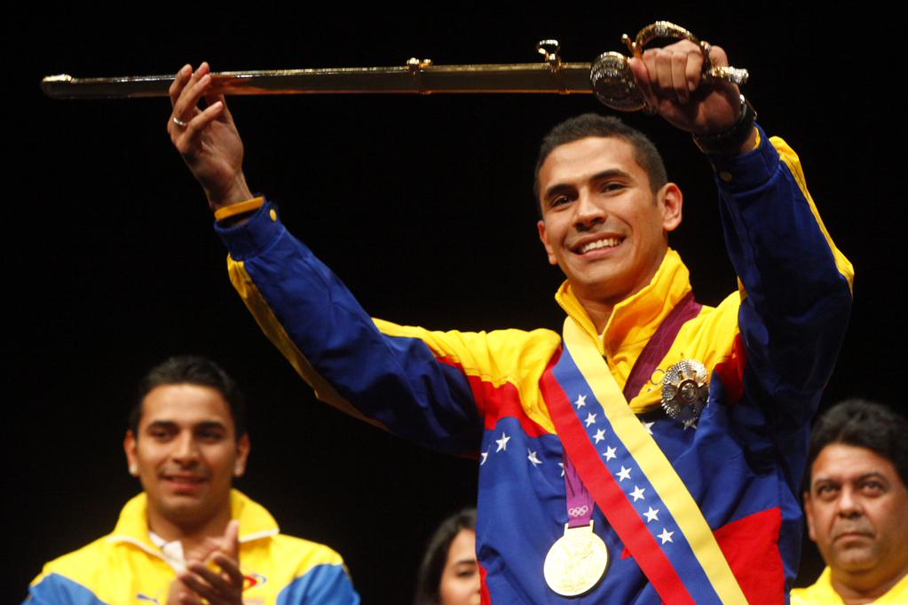 soyfornerino's tweet photo. Felicitaciones hermano @rubenoszki eres Orgullo para los Venezolanos ¡Generación d Oro para la Patria! @NicolasMaduro http://t.co/R5N55iFIyG