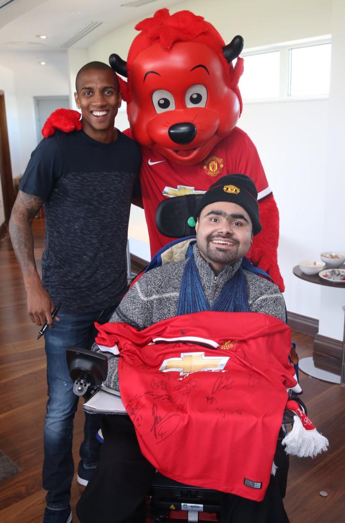 youngy18's tweet image. Genuinely one of the perks of the job, so rewarding, thanks @MU_Foundation #MUdreamday