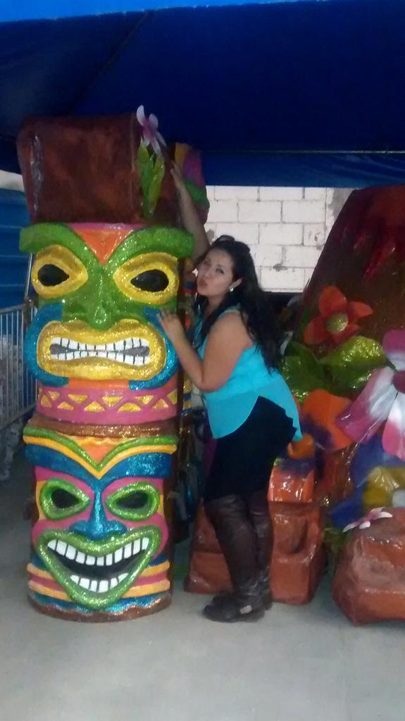 samanthaacr's tweet photo. Algo de carnaval 🎉👌 http://t.co/uc9WJU4hhj