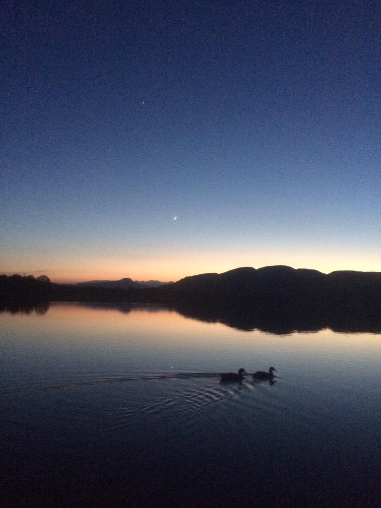 infochriscarrol's tweet photo. Sundown/Moonrise #BenLommond #MountainsofScotland @LochendChalets @WindyWilson88 @scotlanders @lomondtrossachs http://t.co/DIkYnzysW7