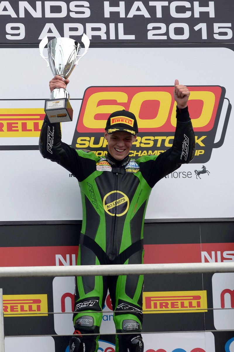 MasonlawML's tweet photo. Brands Hatch Round 2 http://t.co/AaHqXn5yZX