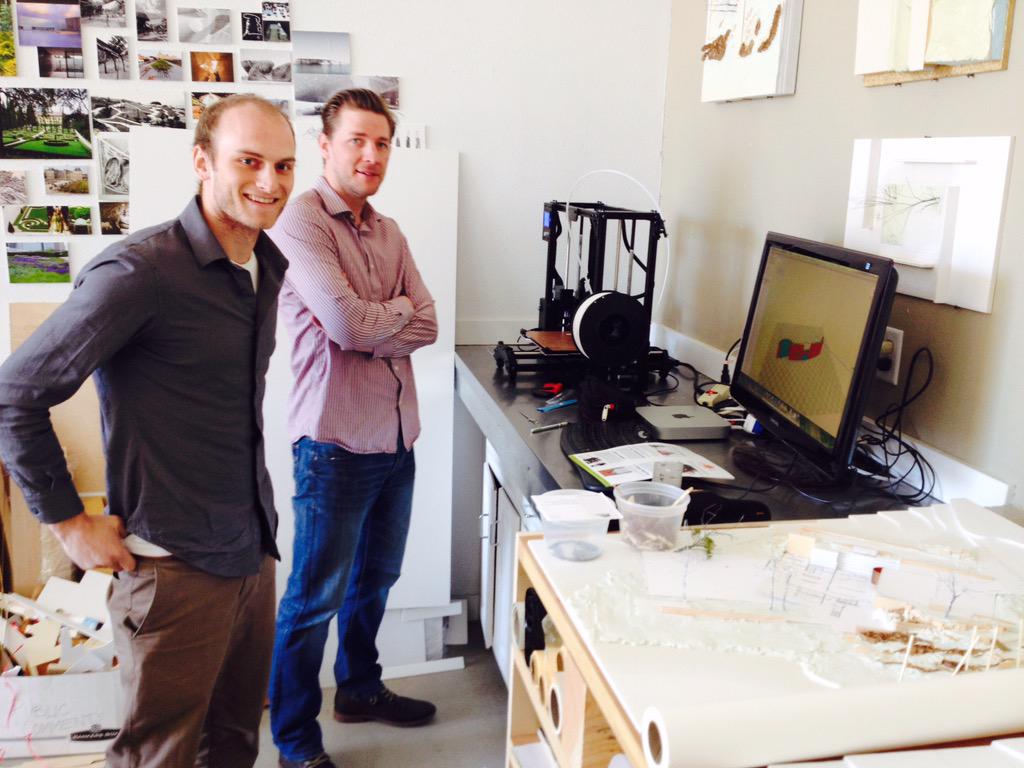 DidierDesign's tweet image. Just set up the new 3D printer and couldn't be more excited!!! @alephobjects @