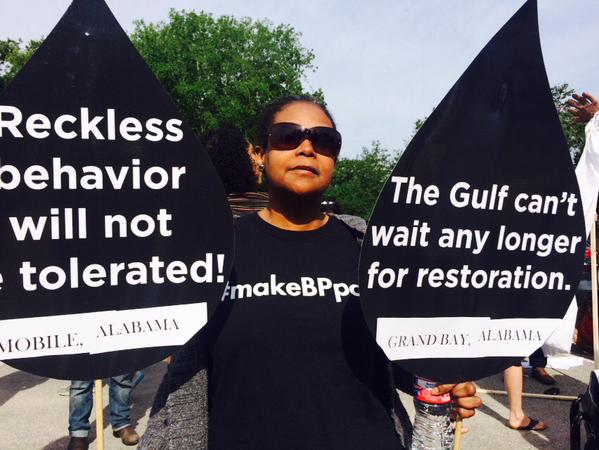 organizemo's tweet photo. Standing with our comrades in the Gulf today for the 5-yr commemoration of BP disaster #GulfSouthRising #makeBPpay http://t.co/PeTDvodI0Q
