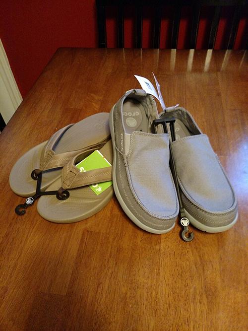 gregoreo42's tweet photo. My chemo caused neuropathy pain &amp; I was relieved when a pair of @Crocs helped my pain &amp; thanked them. They did this: http://t.co/No913s6rtD