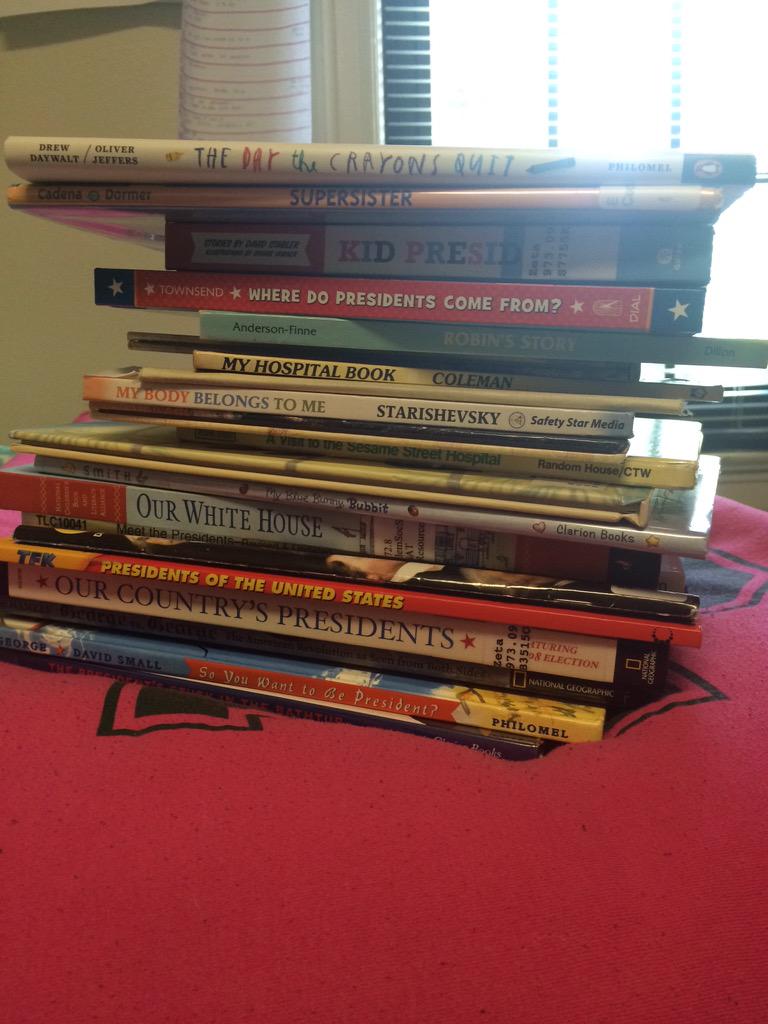 Sarah_E_Pitman's tweet photo. TrueLife:If anyone says my major is easy I will lose it.20+ books for two projects in the same class #DueOnTheSameDay http://t.co/7vpNlz4IKh