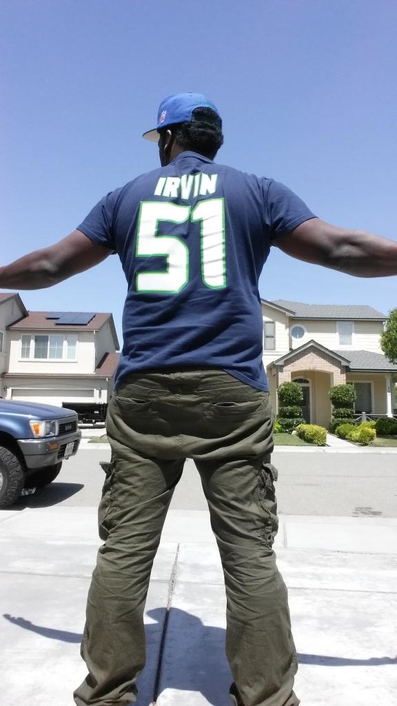 BIrvin_WVU11's tweet photo. I see u! @DiJonRJ206: Out here in Cali and had to save the @BIrvin_WVU11 shirt from the thrift store!
#CatchThatFade http://t.co/ZxLLgVyidi
