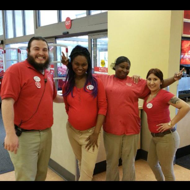 TheFmnation87's tweet image. 17 Redcards yesterday  17 by 3pm today 6 from foodave #T2042 #Target #DrivingService @RosserTim @tracielcallahan