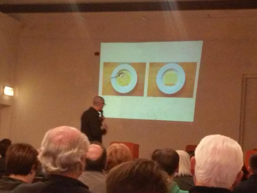 biwodesign's tweet photo. Semplificare i problemi (cit)
#Prontiperilfuturo
@UPA_Padova @VeniceBay @DavidMazzerelli http://t.co/5s1kQC8qnr