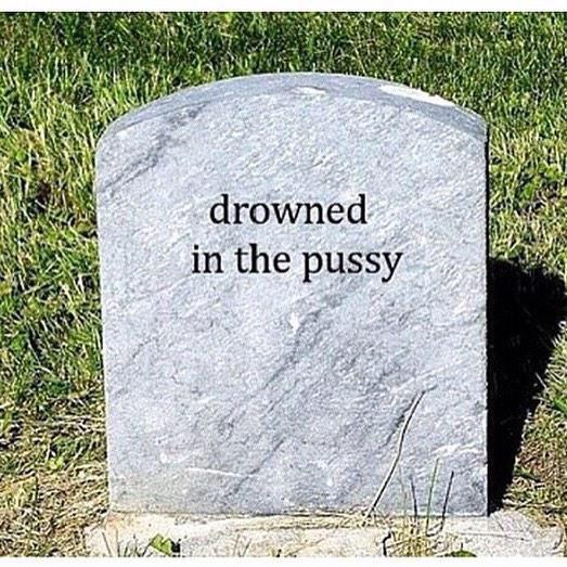 autam11's tweet photo. Haha!! I'm dying! So great! 😂 #drown http://t.co/wgmuDFJF5R